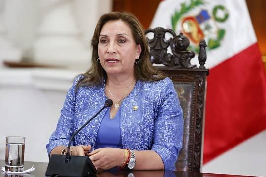Пластические операции президента Перу Дины Болуарте могут стоить ей должности
